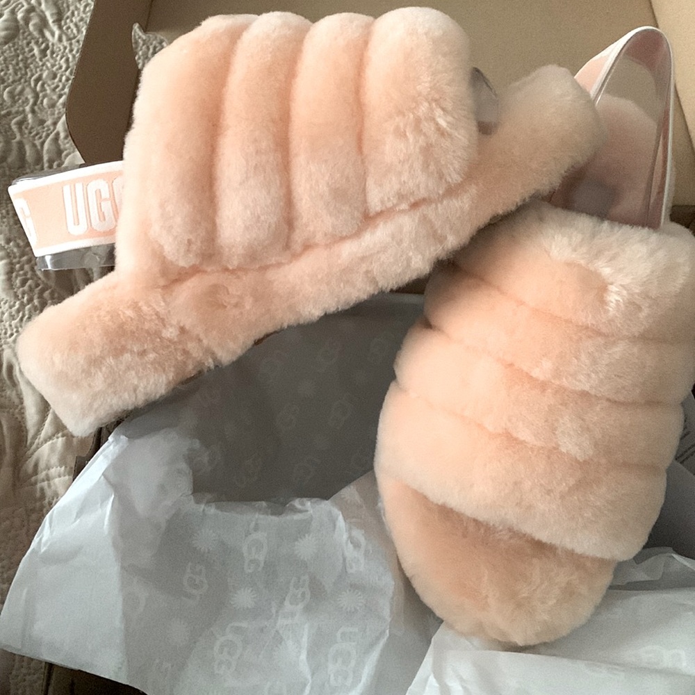 UGG pink fluff Yeah slide. New in box. Never worn- size 5 /36